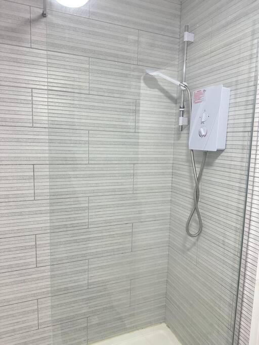 Apartment 1 Bedroom Apartment, Free Parking, Not Shared! -