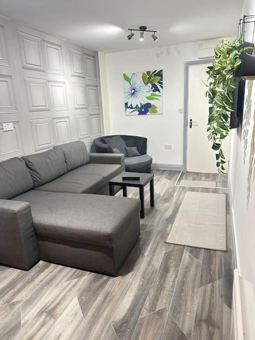 1 Bedroom Apartment, Free Parking, Not Shared! - Apartment Birmingham