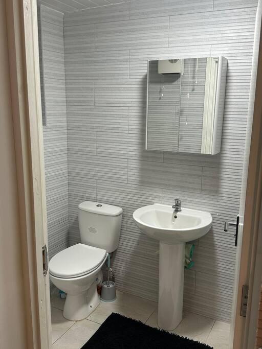 Apartment 1 Bedroom Apartment, Free Parking, Not Shared! -